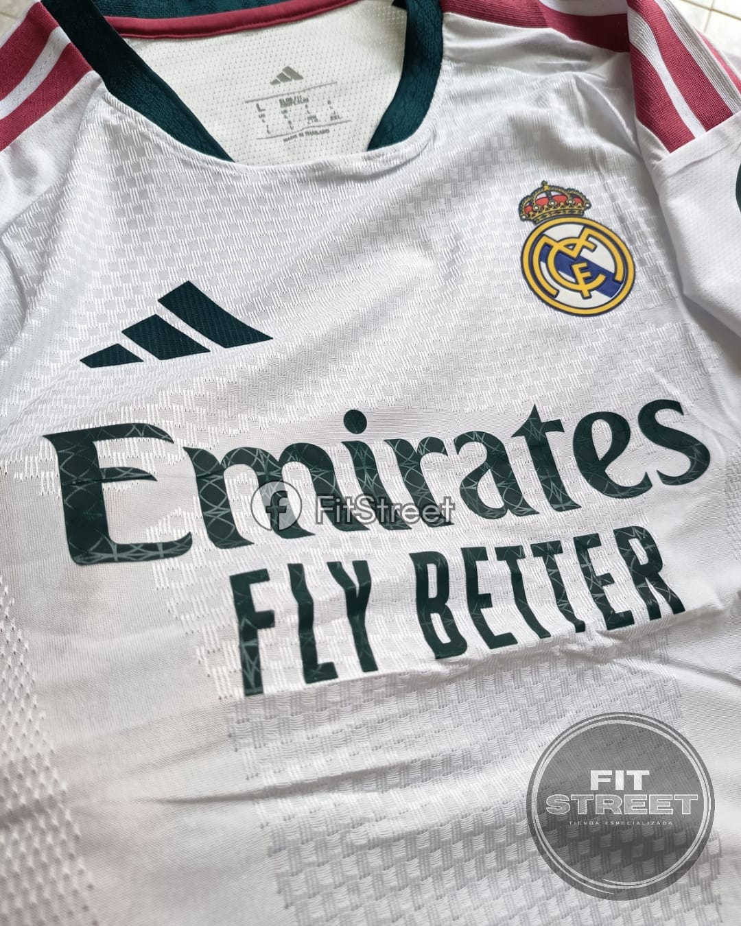 Camiseta Local Real Madrid 2026/27 – Fly Emirates - Imagen 4