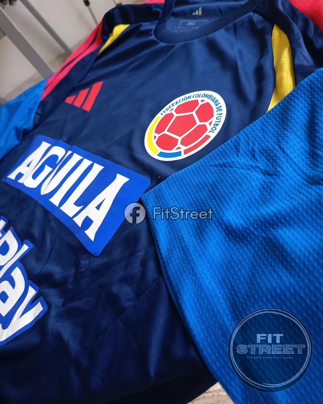 Camiseta Selección Colombia Entrenamiento – Azul Marino - Imagen 4