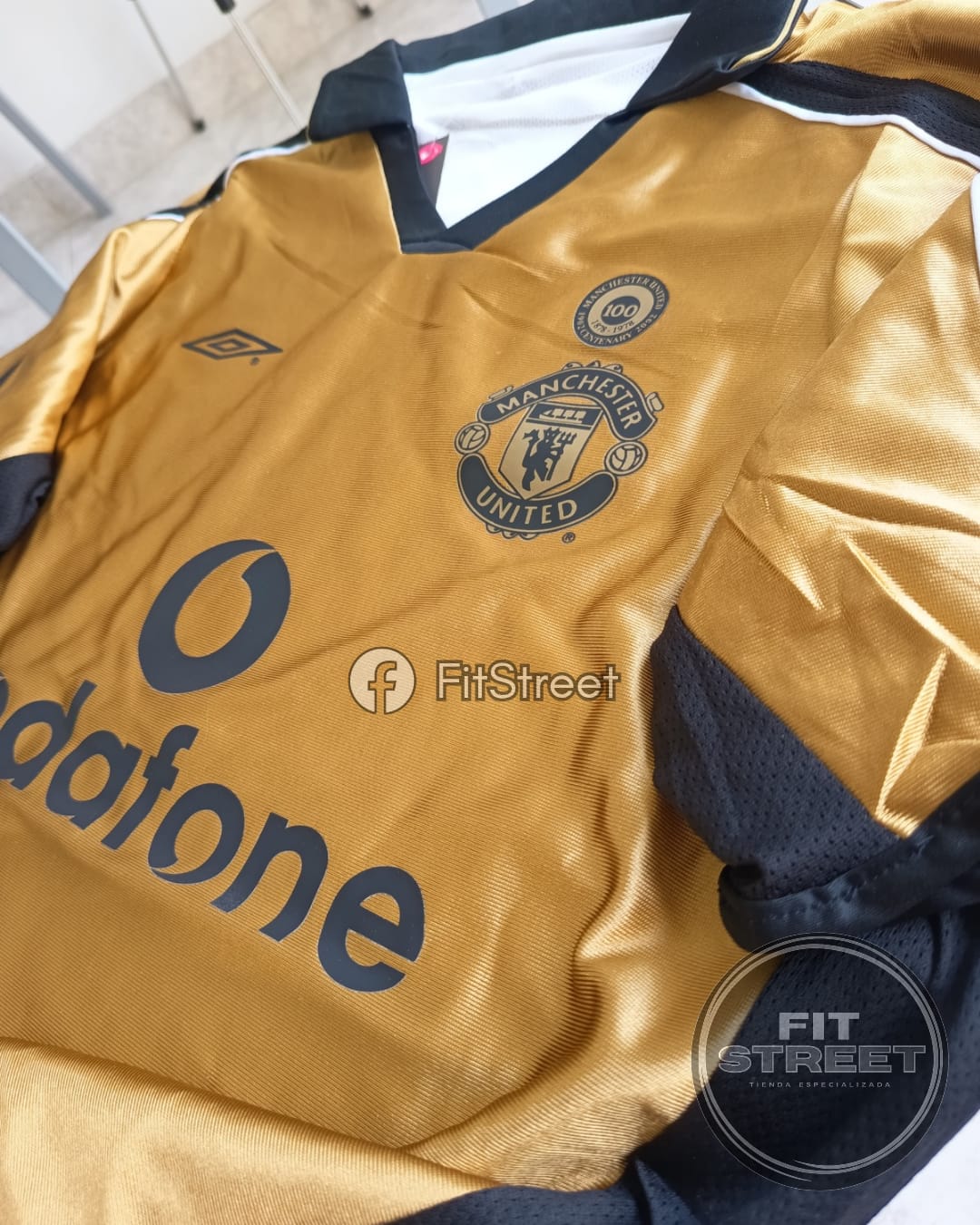 Camiseta Retro - Manchester United Centenary Year 1902–2002 – Doble Faz Beckham N.º 7 - Imagen 5