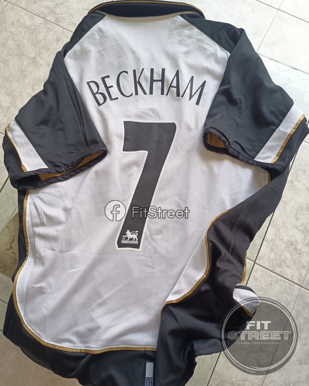 Camiseta Retro - Manchester United Centenary Year 1902–2002 – Doble Faz Beckham N.º 7 - Imagen 16