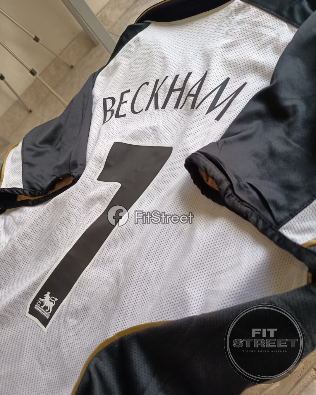 Camiseta Retro - Manchester United Centenary Year 1902–2002 – Doble Faz Beckham N.º 7 - Imagen 17